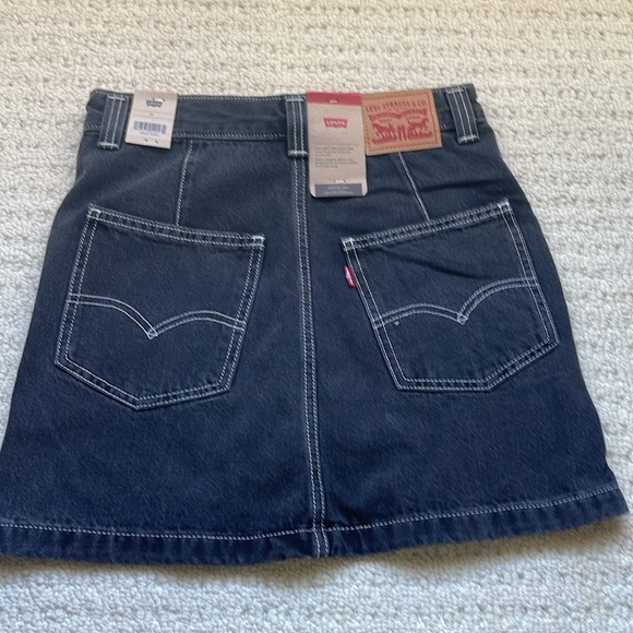 Levi’s NWT Denim Carpenter Skirt in Black Size 29 NEW - Picture 5 of 13